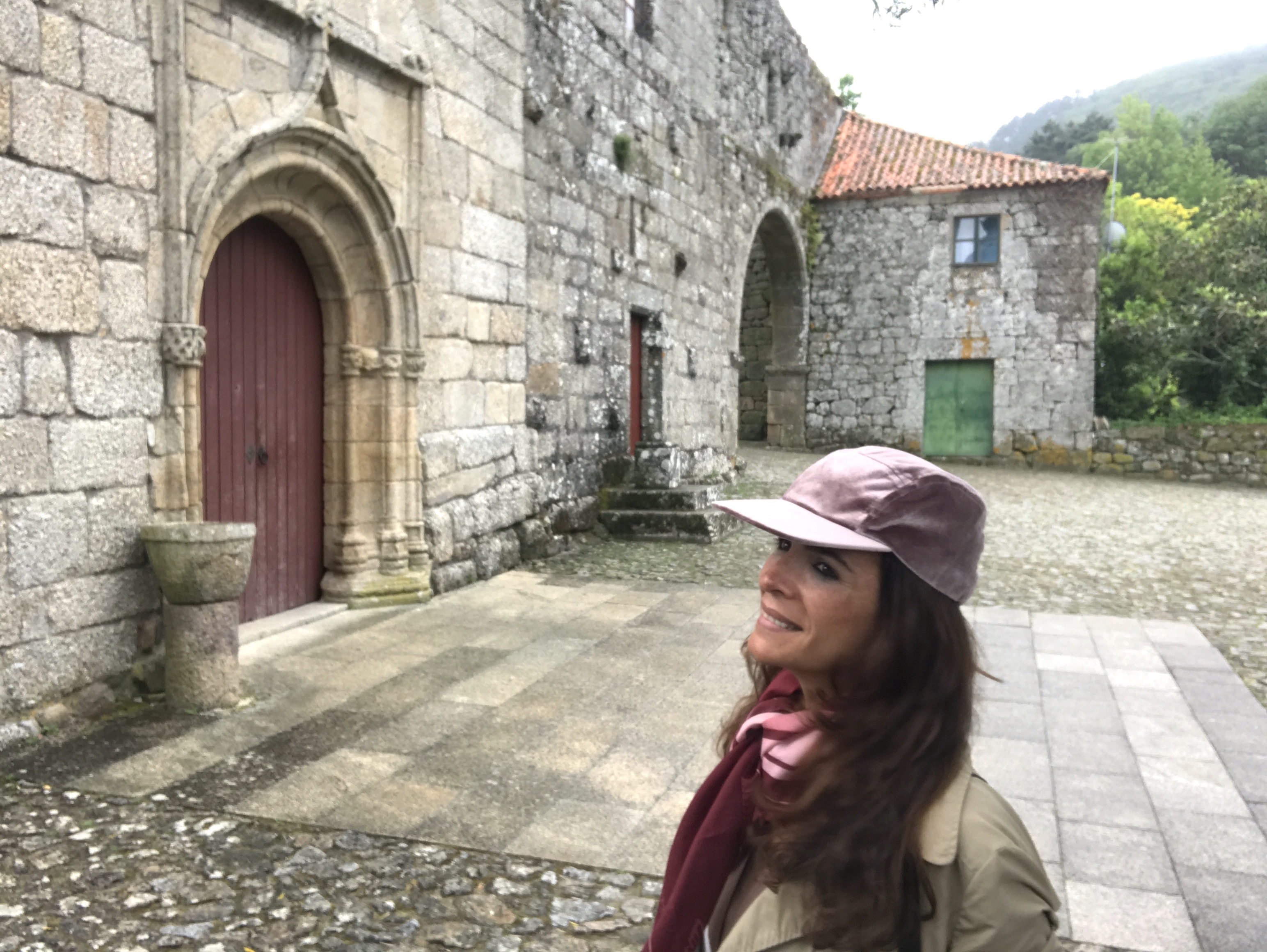 Mosteiro de Cárquere – saída pela porta grande